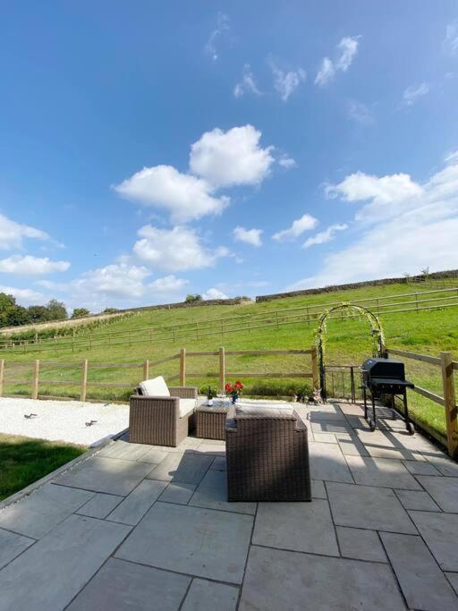 Villa Luxury Detached Peak District Stone Barn - Dog Friendly Hazelwood Exterior foto